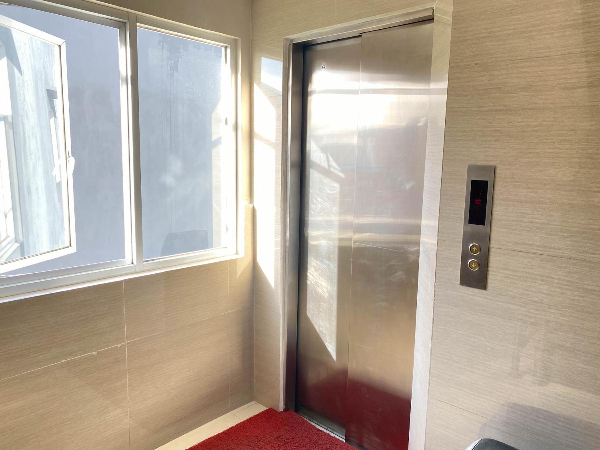 Penginapan Star Ambon Mitra Reddoorz Exterior photo